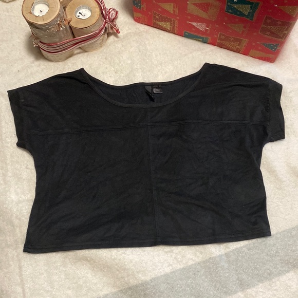 2/$20 H&M Crop Top - Picture 2 of 2